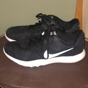 Women’s Nike Training Flex TR8 size 7 WIDE width